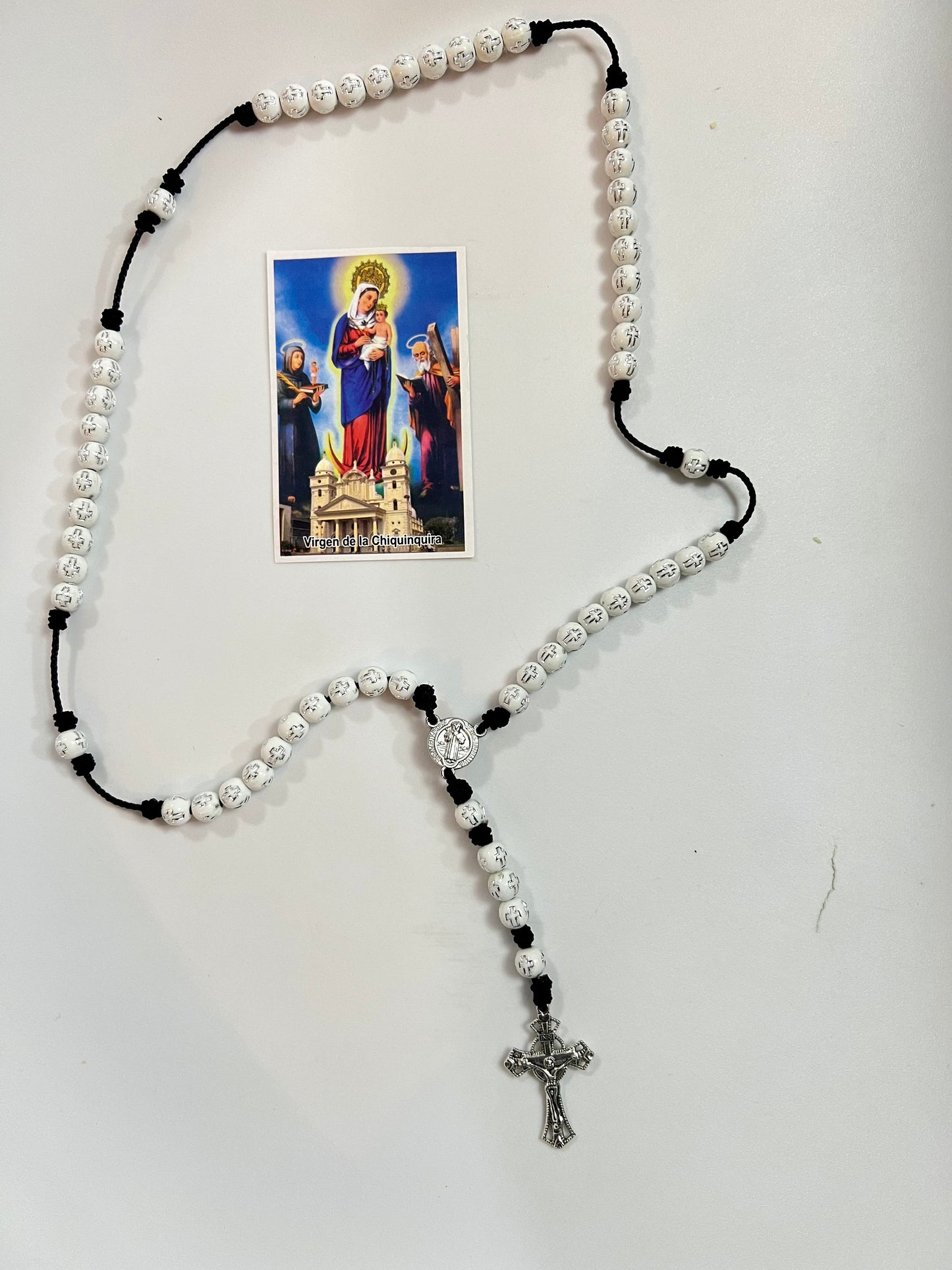 Rosario blanco con cruces